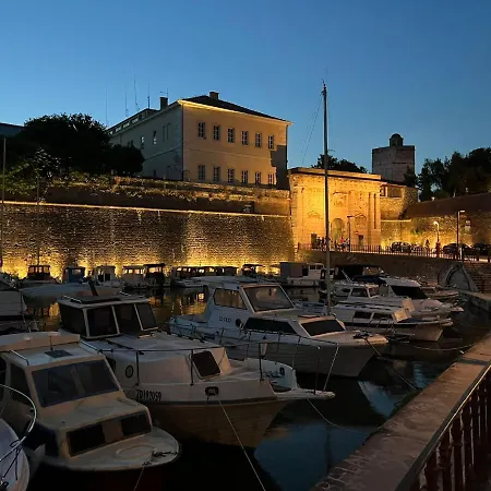 Mtv With Privatne Parking Apartment Zadar