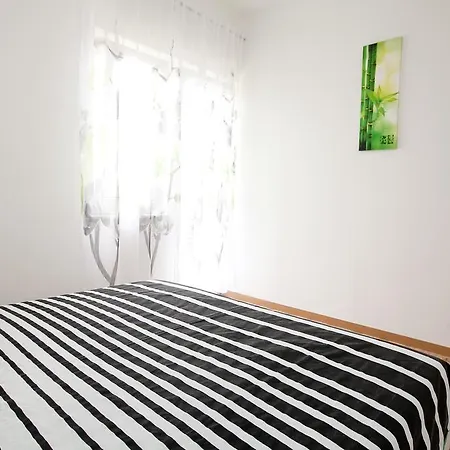 Apartment Mtv With Privatne Parking
