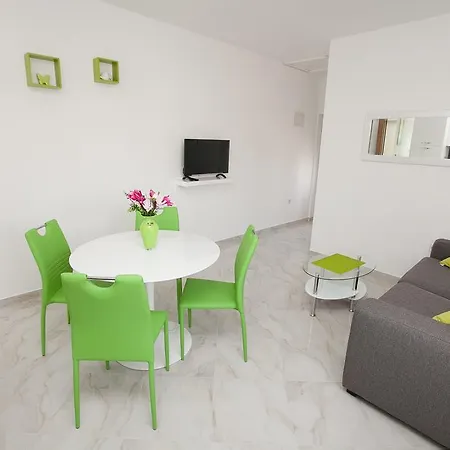 Apartment Mtv With Privatne Parking *