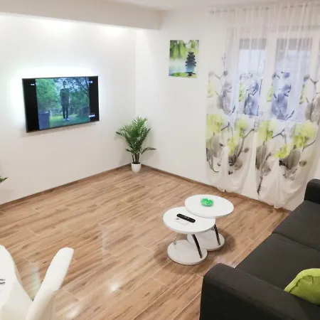 Apartment Mtv With Privatne Parking Zadar