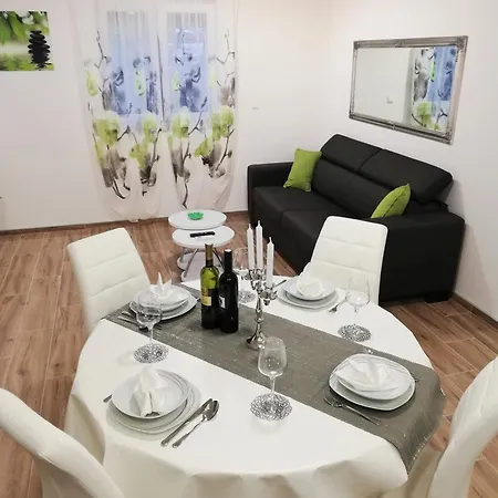 Mtv With Privatne Parking Apartment *