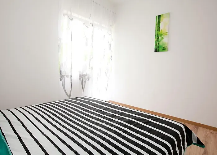Appartement Mtv - Private Parking, Fast Wi-fi & Steps To The