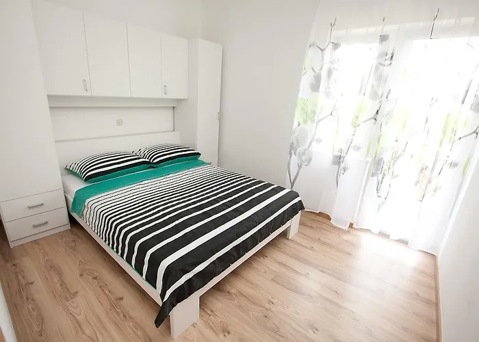 Mtv - Private Parking, Fast Wi-fi & Steps To The * Zadar