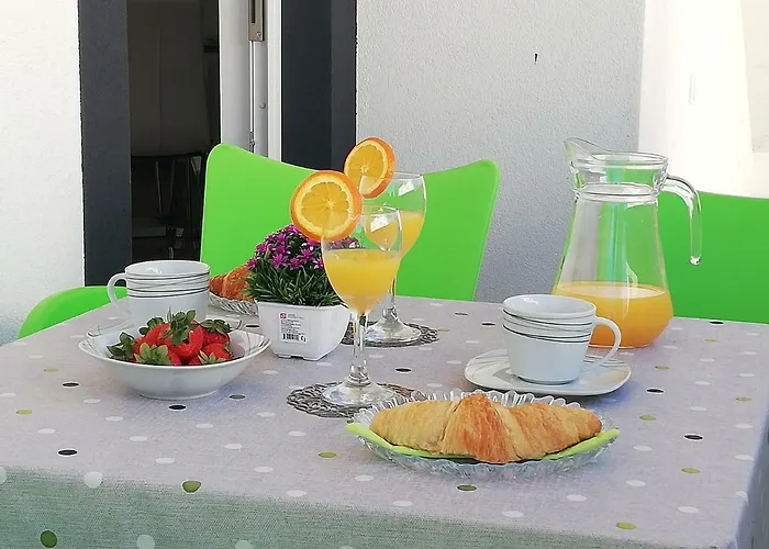 Apartmán Mtv - Private Parking, Fast Wi-fi & Steps To The